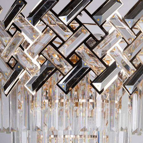 Люстра многоярусная с переплетенными металлическими элементами черного и золотого цвета и прозрачными хрустальными подвесками Empire Chandelier Crystal