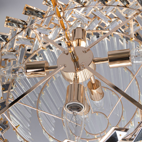 Люстра многоярусная с переплетенными металлическими элементами черного и золотого цвета и прозрачными хрустальными подвесками Empire Chandelier Crystal