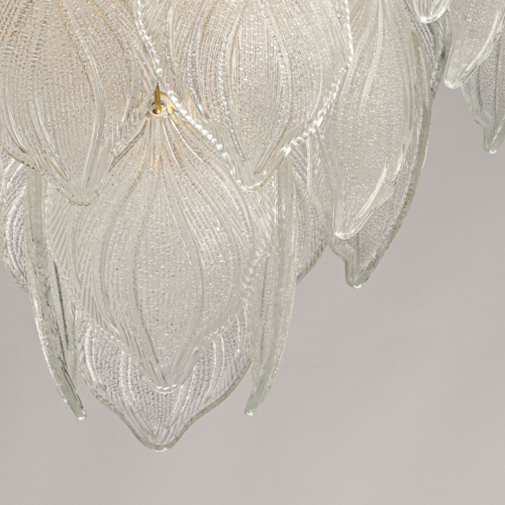 Люстра на цепи с прозрачными стеклянными подвесками в виде листьев Textured Glass Chandelier