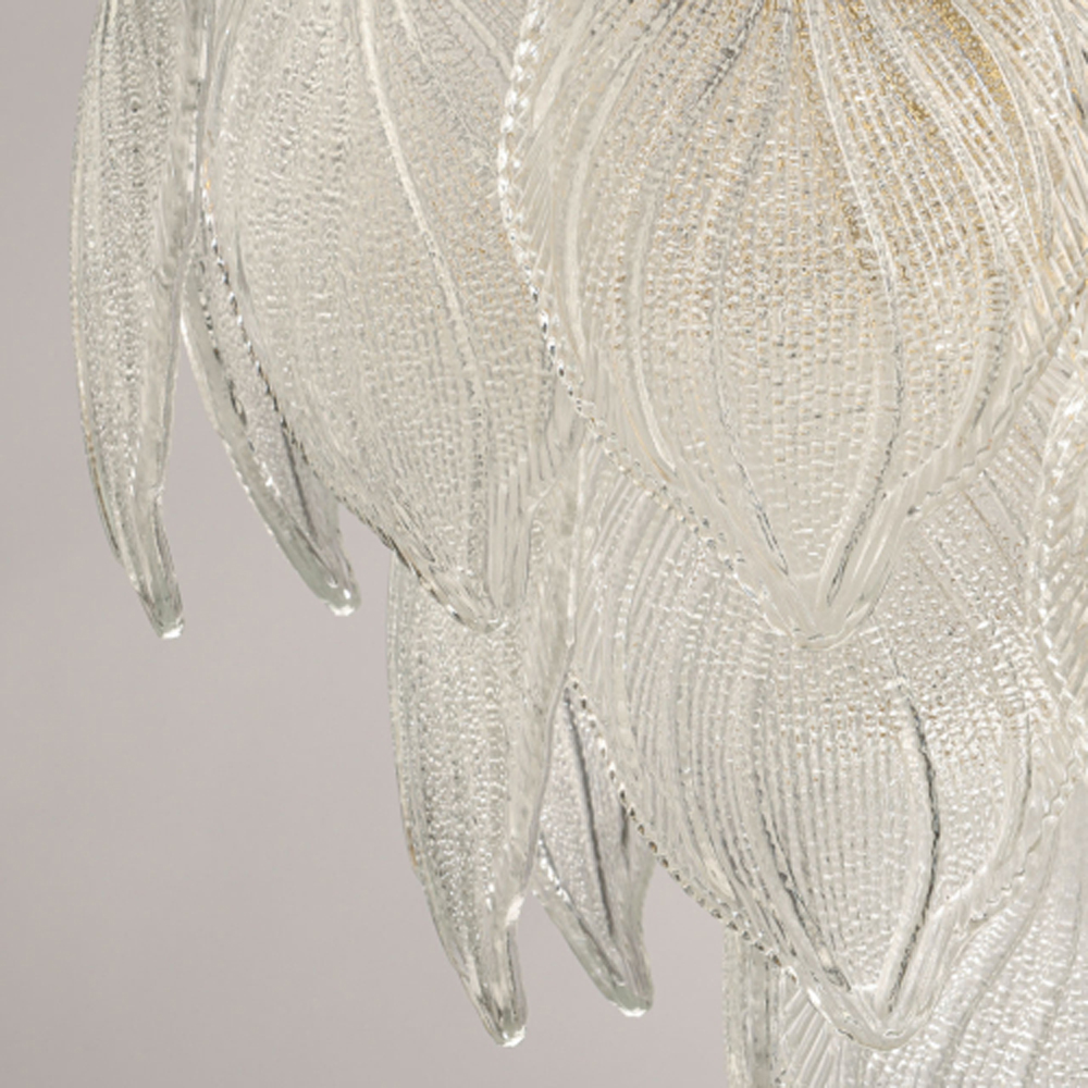 Люстра на цепи с прозрачными стеклянными подвесками в виде листьев Textured Glass Chandelier