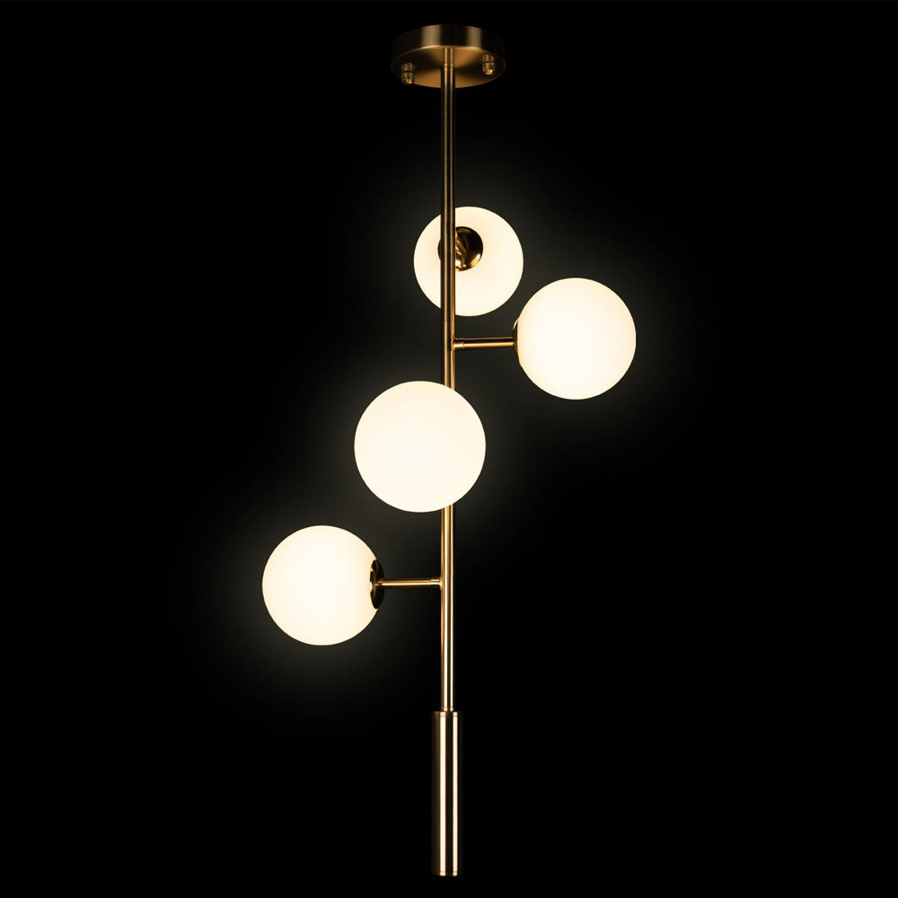 Люстра на штанге с 4-мя белыми шарообразными плафонами Bubble Chandelier