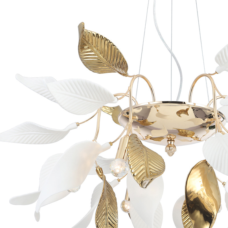 Люстра подвесная с белыми матовыми и золотыми глянцевыми листьями Wintery flovers