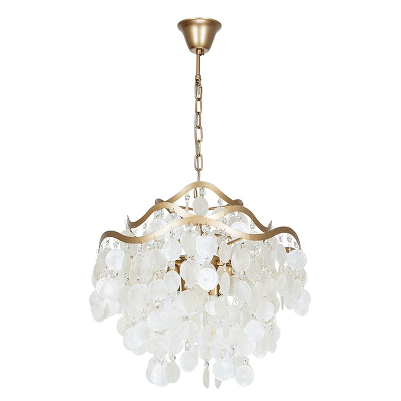 Люстра подвесная с белыми перламутровыми подвесками и изогнутыми золотистыми элементами Диаметр 50 см SHELL Chandelier