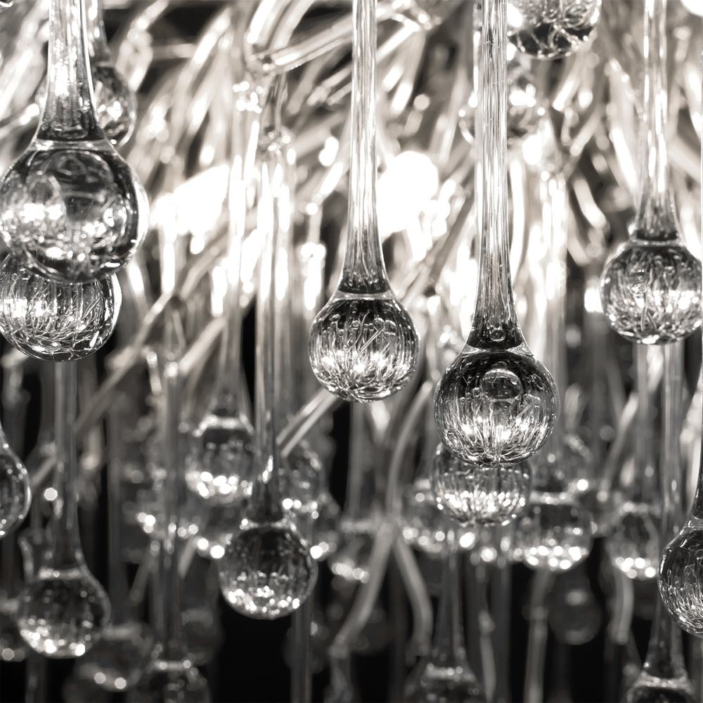 Люстра подвесная с прозрачными стеклянными подвесками в форме капель Диаметр 100 см Droplet Chandelier