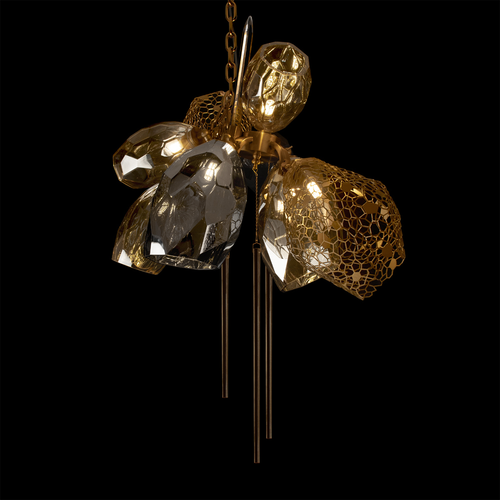 Люстра подвесная со стеклянными плафонами из дымчатого и золотистого с тремя вертикальными подвесками Gilded Mirage