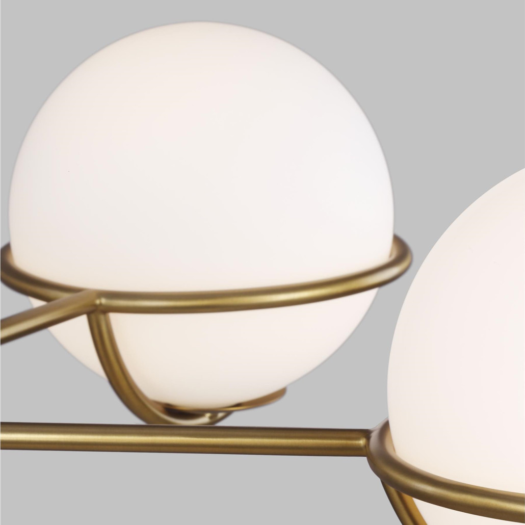 Люстра с 5-ю белыми шарообразными плафонами в сферические каркасах Feiss