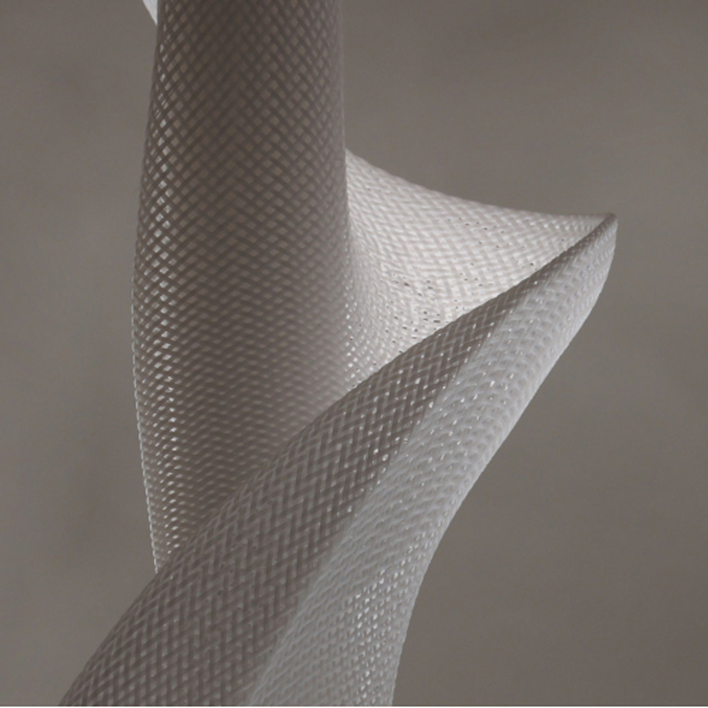 Люстра с белым скрученным плафоном Golden Swirl