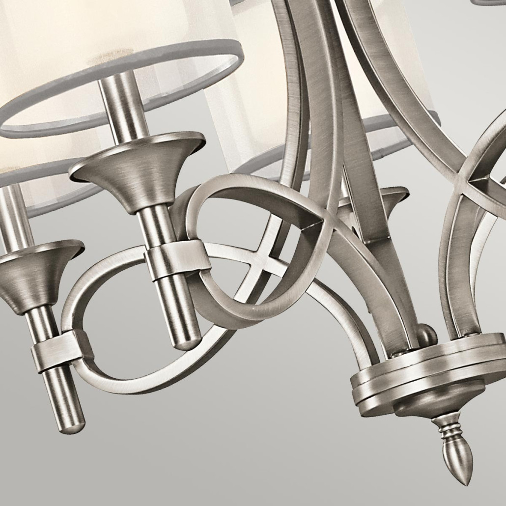 Люстра с белыми тканевыми абажурами в прозрачных стеклянных цилиндрах Kichler