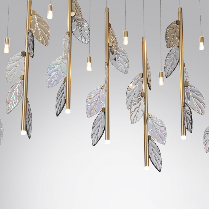 Люстра с золотистыми трубками и прозрачными стеклянными листьями на подвесах Sylva