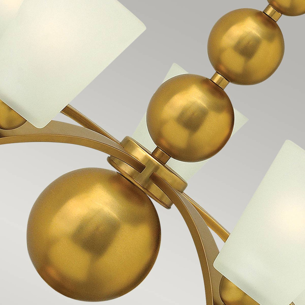 Люстра с матовыми конусными плафонами и декоративными элементами в форме шаров Hinkley