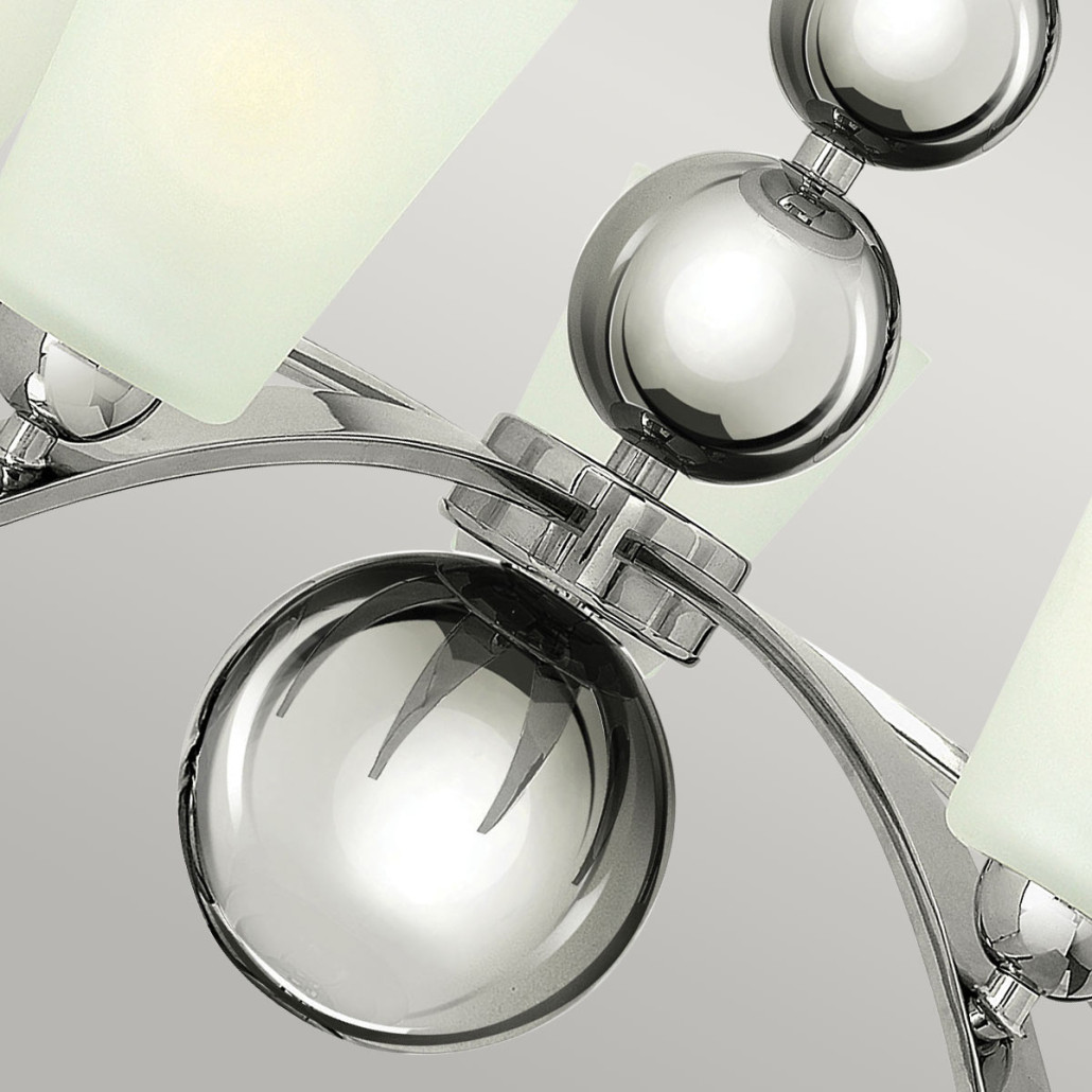 Люстра с матовыми конусными плафонами и декоративными элементами в форме шаров Hinkley