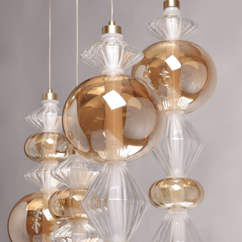 Люстра с плафонами из прозрачного и янтарного стекла в виде шаров и ромбов Gabriel Scott Luna
