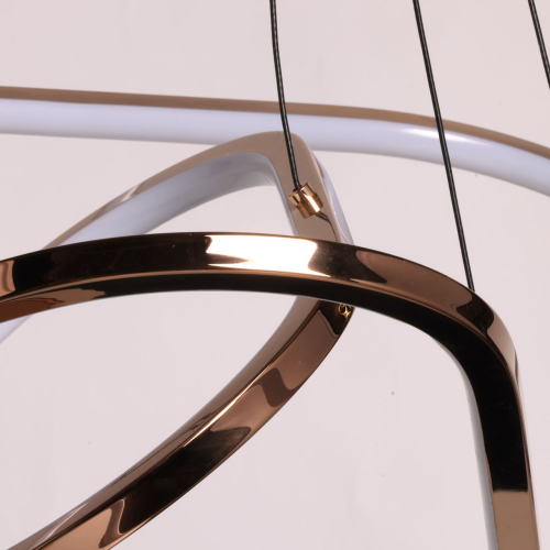 Люстра с подвесами в форме треугольников Niamh Barry