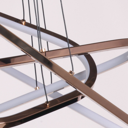 Люстра с подвесами в форме треугольников Niamh Barry