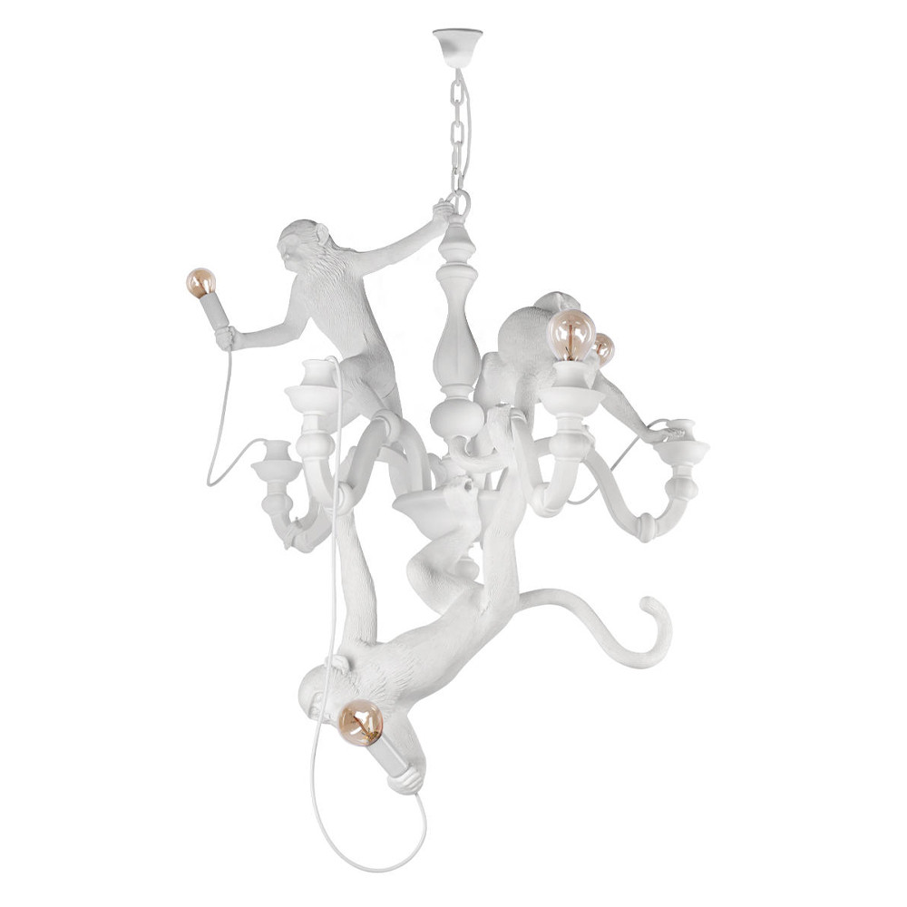 Люстра с тремя фигурами обезьян с лампочками в руках белого цвета Hanging Monkey
