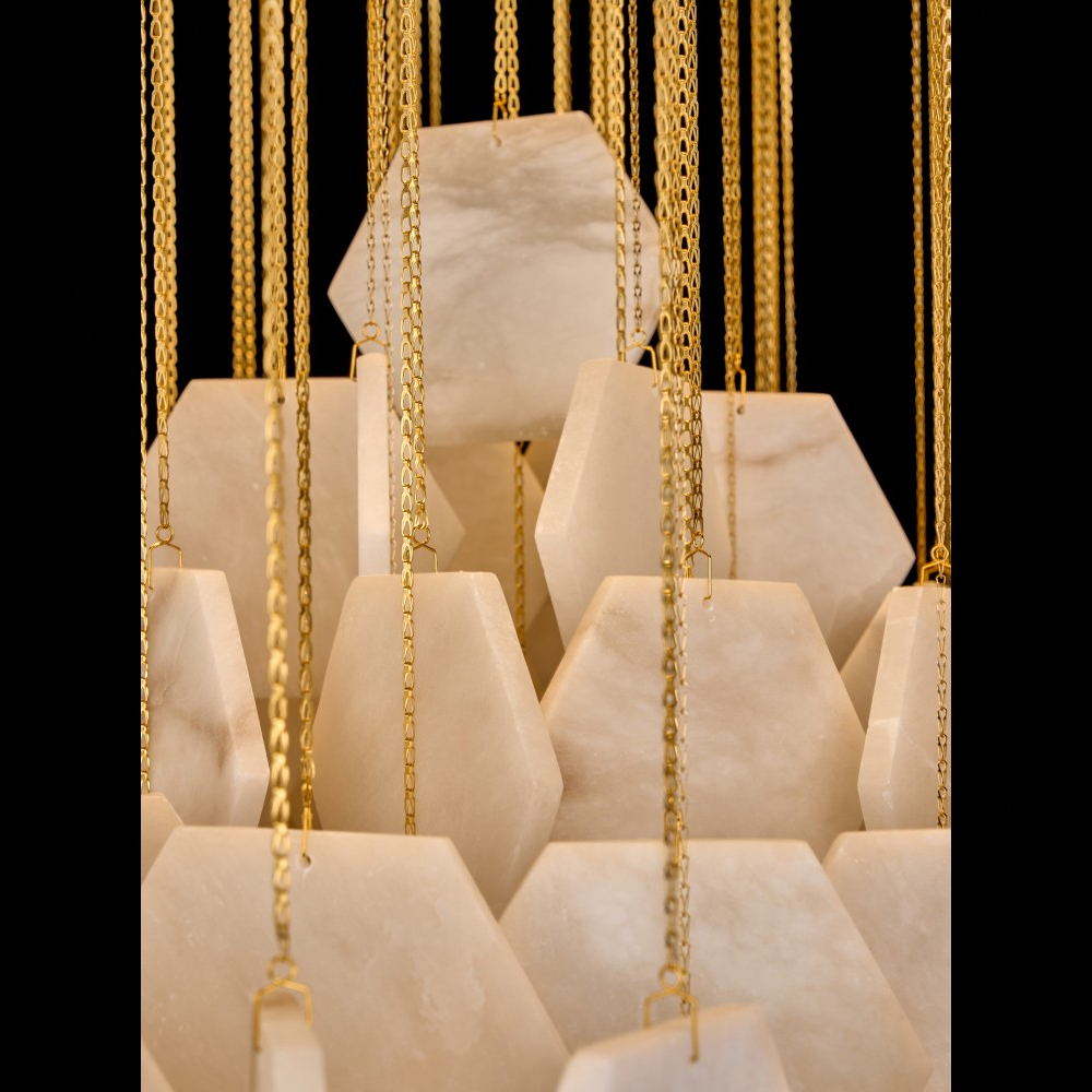 Люстра с фигурными подвесками из натурального камня Glowing Spheres