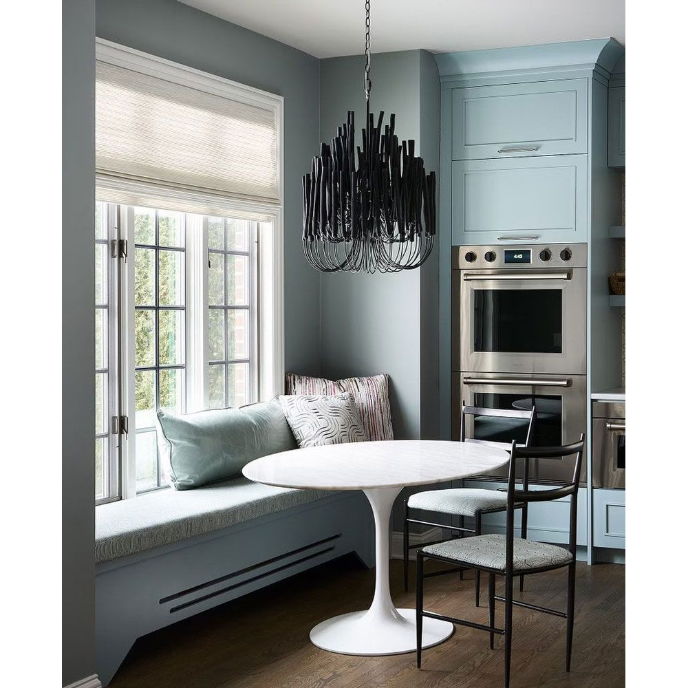 Люстра черная с несколькими ярусами деревянных палочек Bright Wooden Chandelier