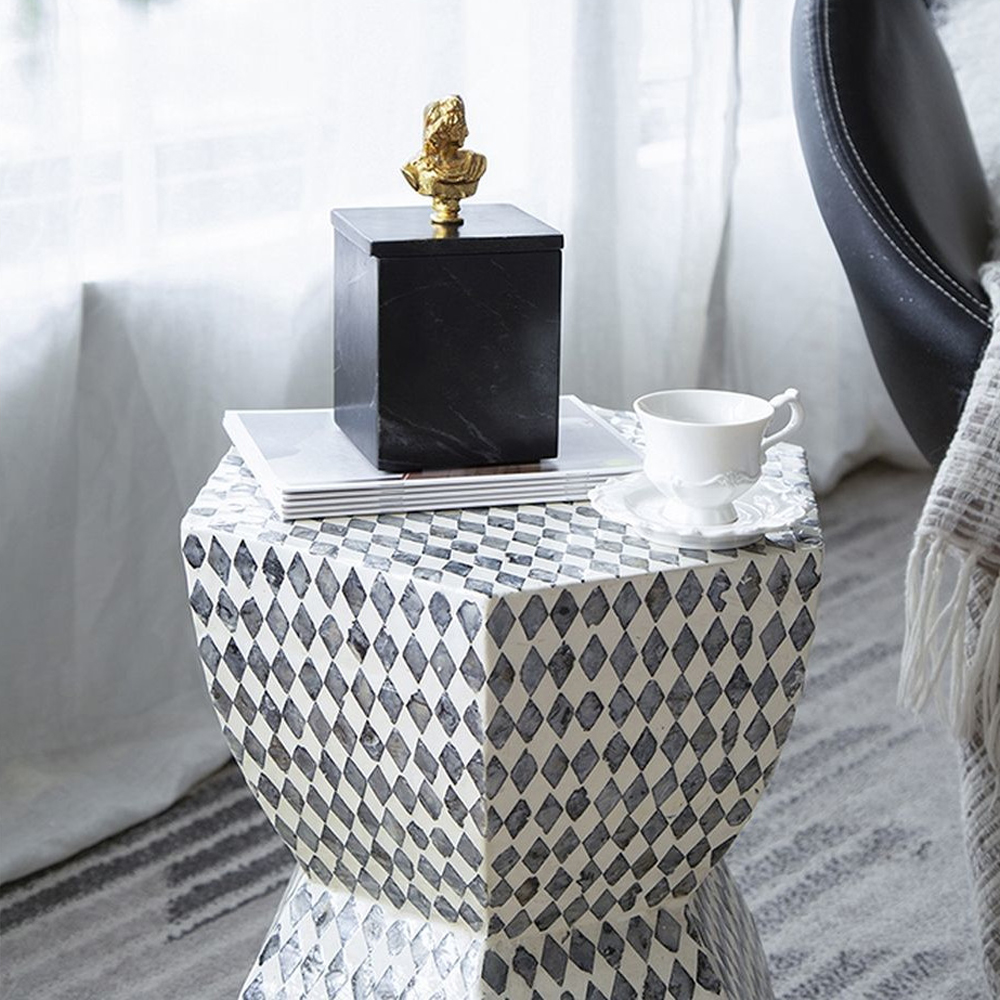 Мраморная шкатулка с бюстом из металла KELLY WEARSTLER