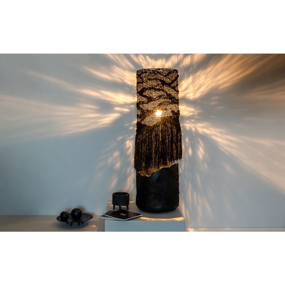 Напольная лампа черная с текстильными элементами "ЯРВИ"