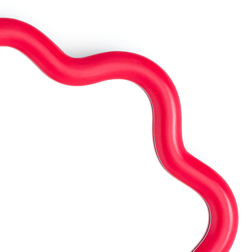 Настенное зеркало с волнистой рамой Mune Mirror Red