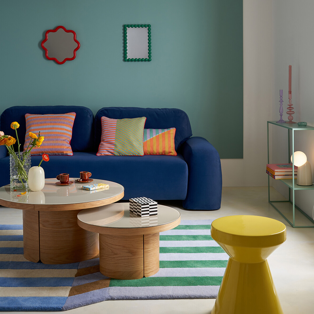 Настенное зеркало с волнистой рамой Mune Mirror Red