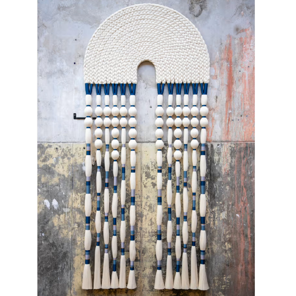 Настенное украшение из нитей Корона с кисточками Crown Wall Hanging