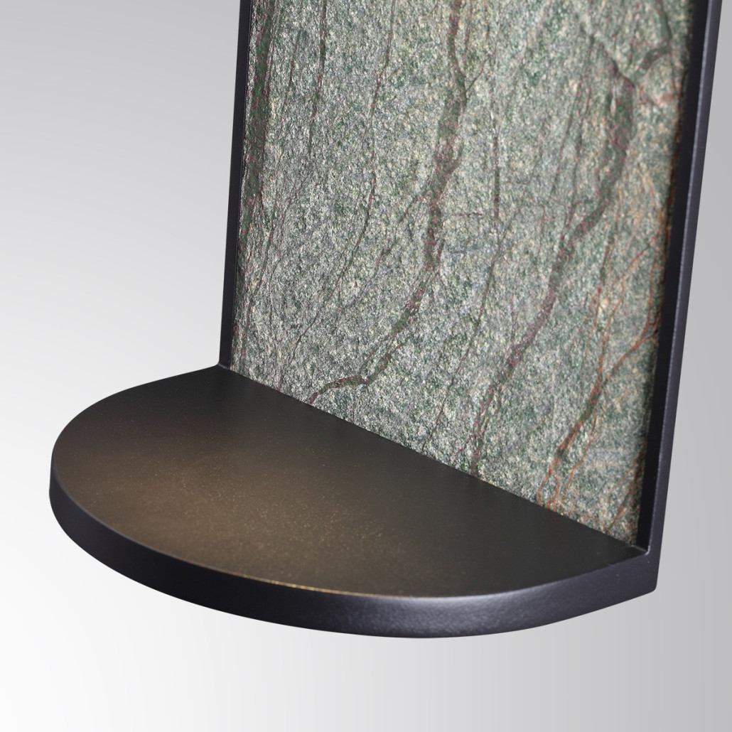 Настенный светильник зеленого цвета с черной рамкой овальной формы с полкой Herbarium