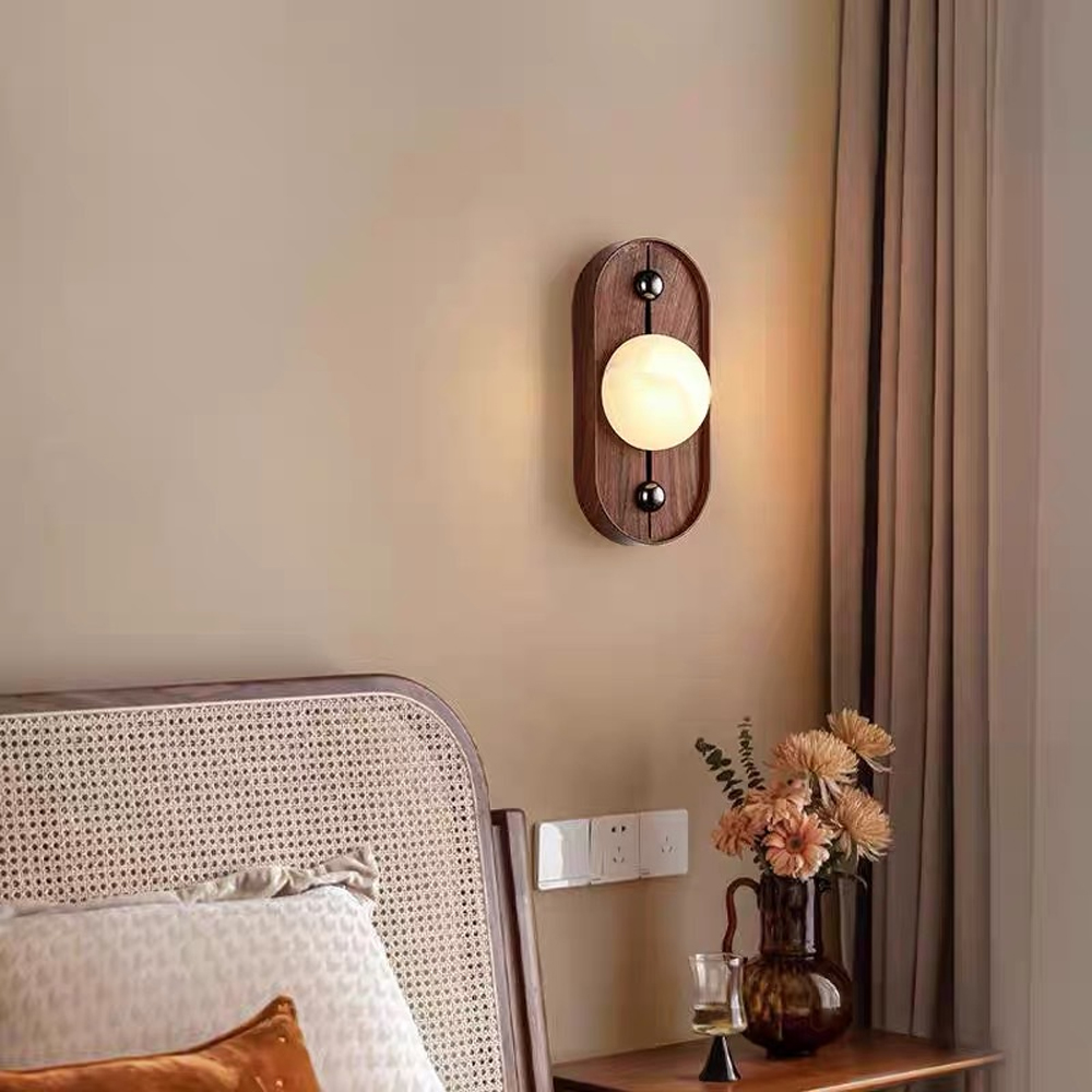 Настенный светильник овальный с деревянным основанием Wood Wall Lamp