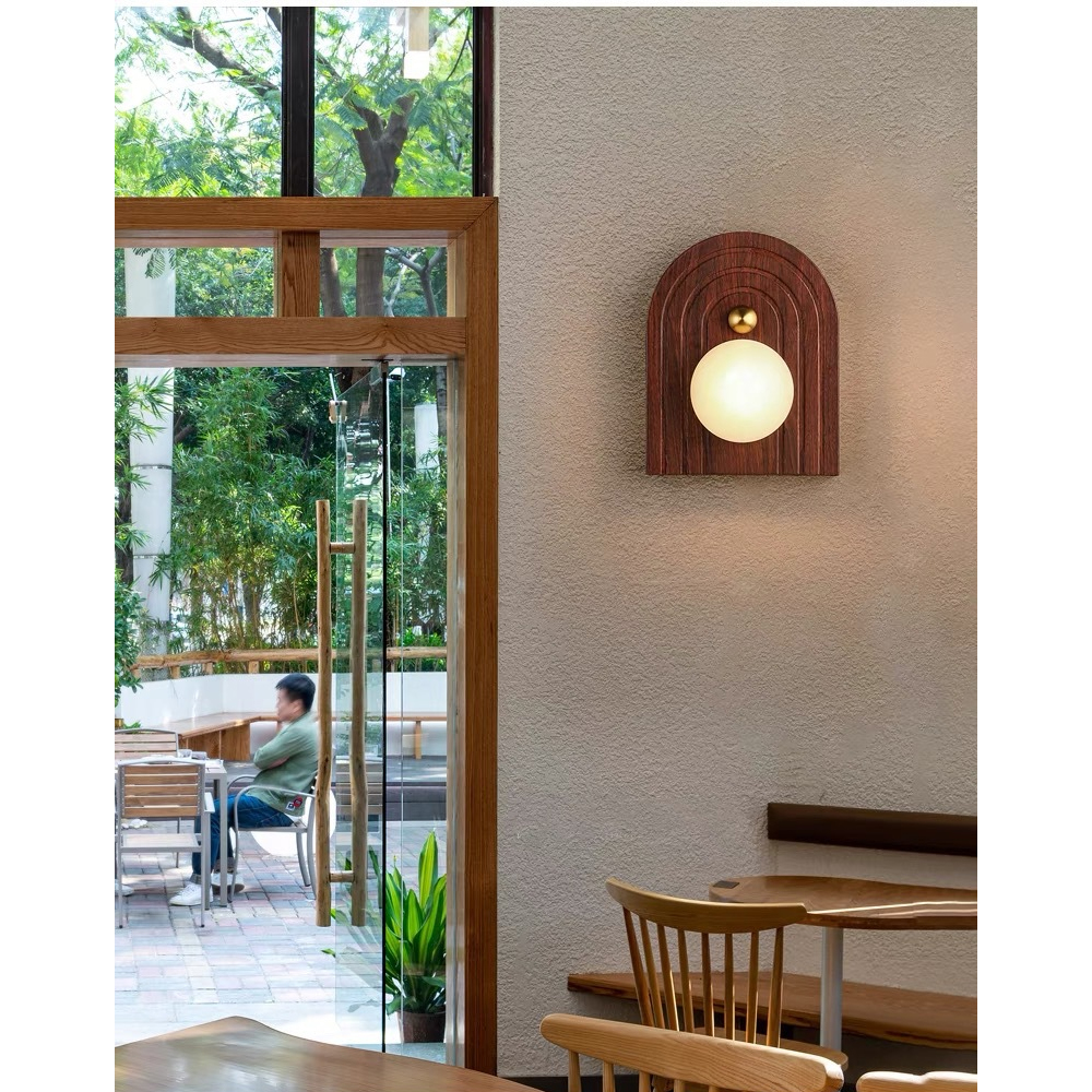 Настенный светильник с деревянным резным основанием Wood Wall Lamp