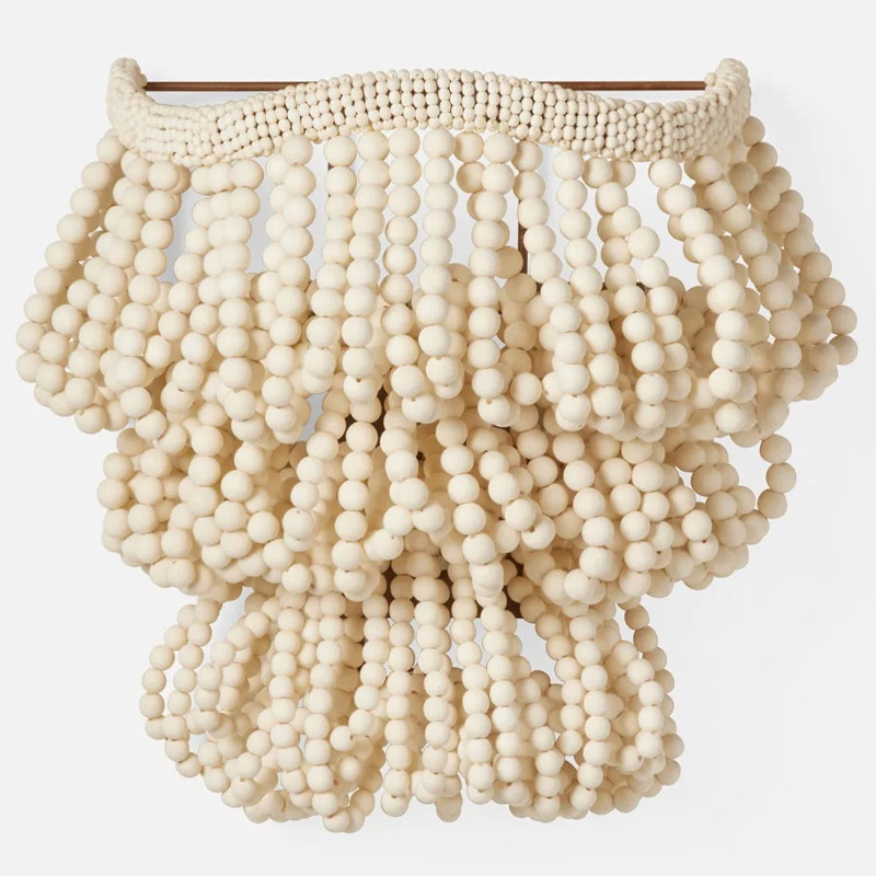 Настенный светильник с подвесками из деревянных бусин молочного цвета Wooden Beads Wall Lamp