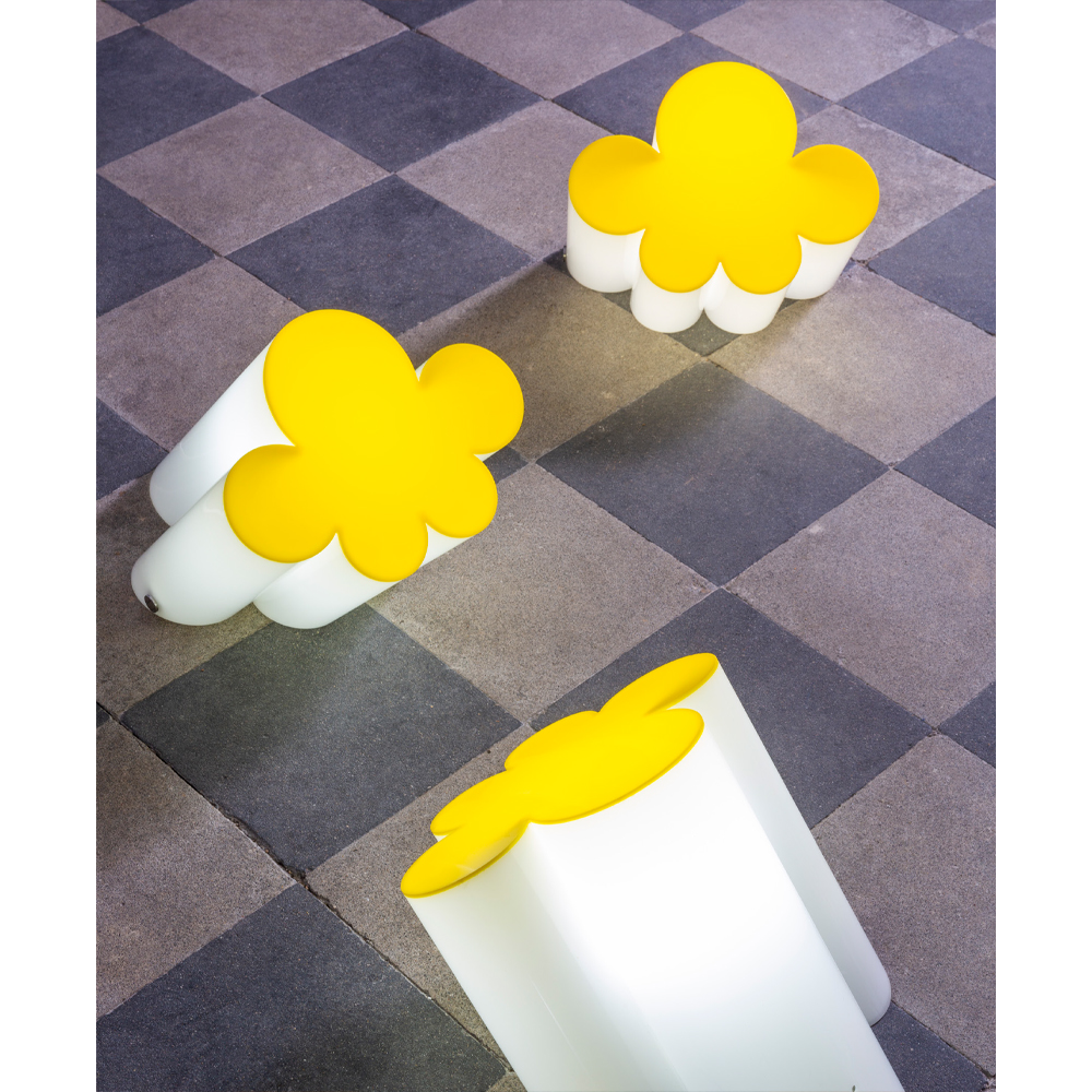 Настольная дизайнерская лампа Poltronova Passiflora Yellow Table Lamp