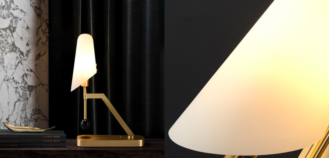 Настольная лампа Gold table lamp with stone