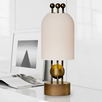 Настольная лампа в виде фонаря с белым фактурным абажуром Echoes of Light