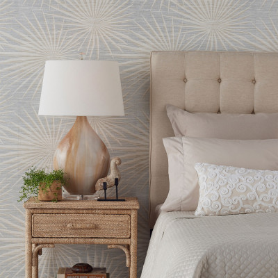 Настольная лампа на прозрачным основании с тканевым конусообразным абажуром Cream