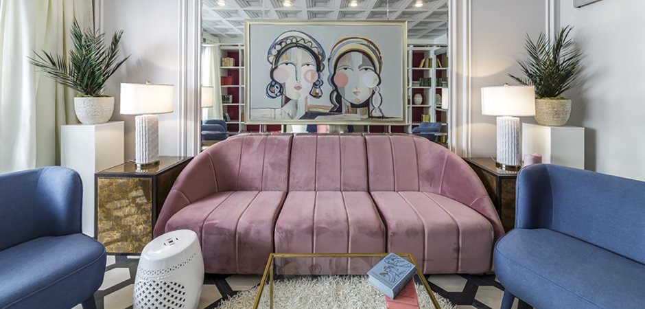 «Квартирный вопрос»: проект «Гостиная с женским лицом» от дуэта ChDecoration