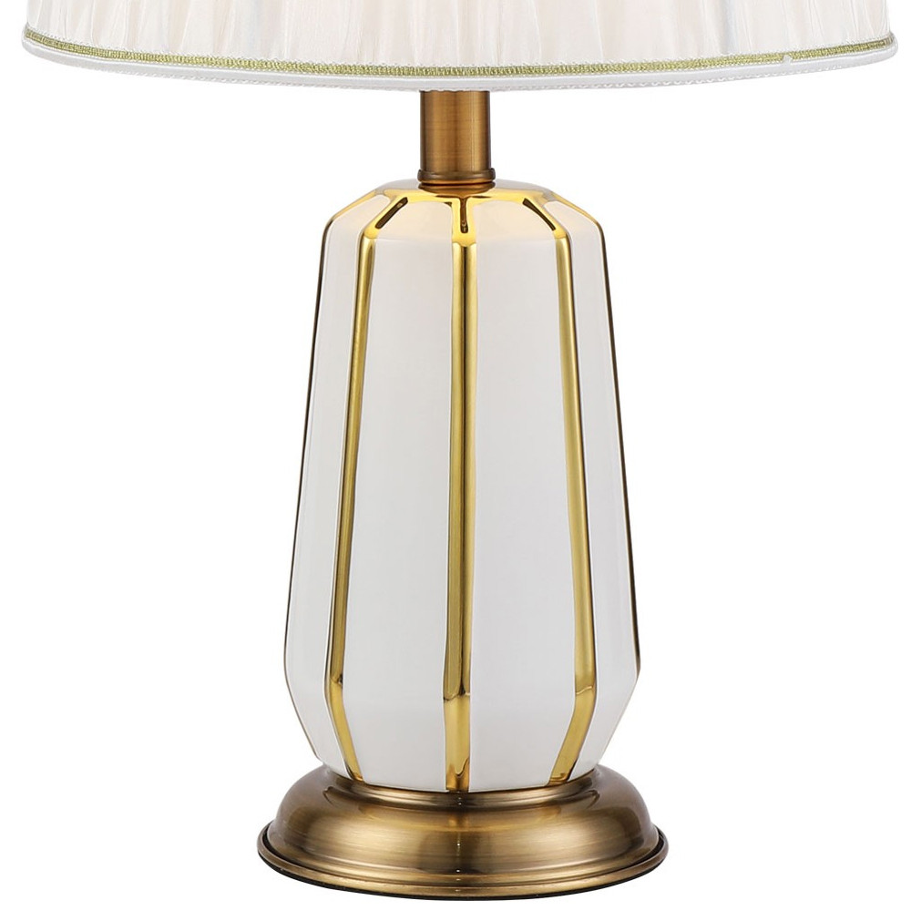 Настольная лампа с абажуром Celestina White Lampshade Table Lamp