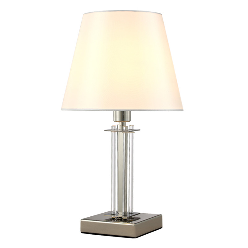 Настольная лампа с белым тканевым абажуром в форме конуса Laurent