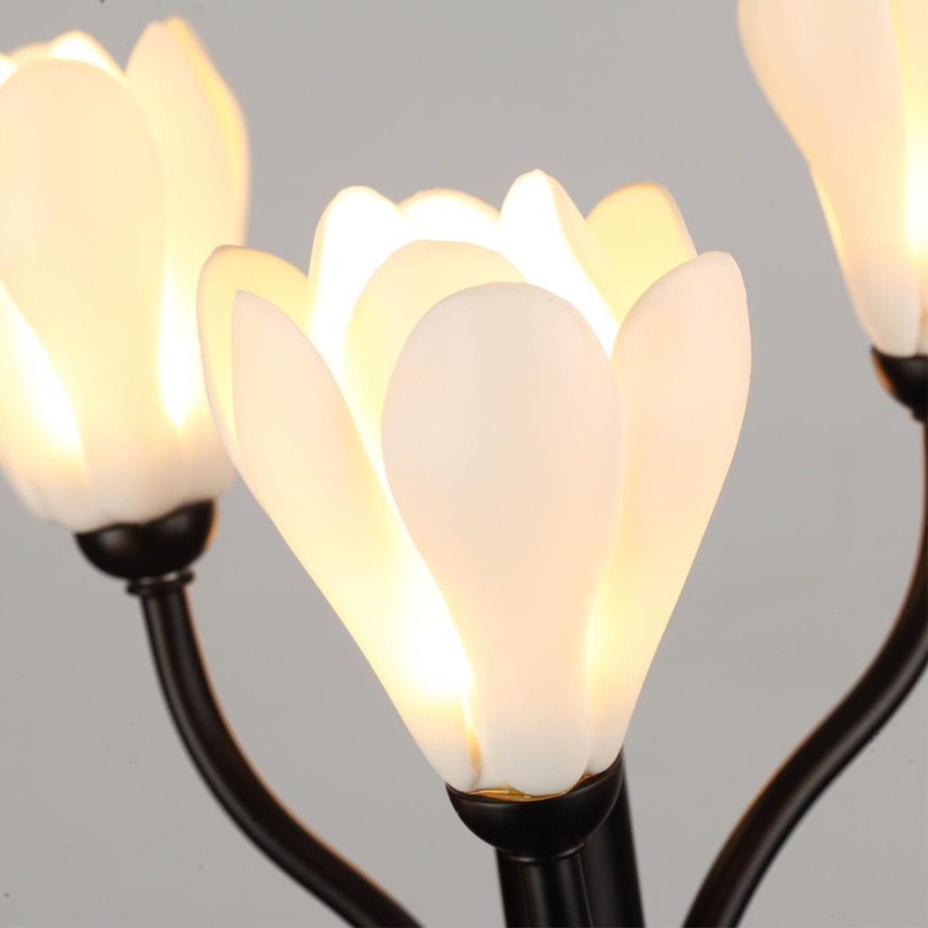 Настольная лампа с ветвями и белыми фарфоровыми цветами Floralis