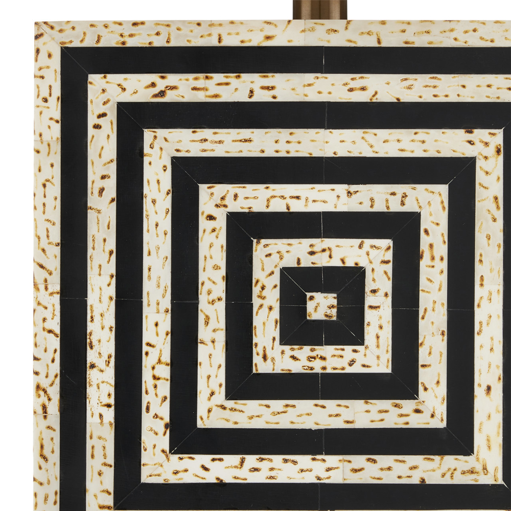 Настольная лампа с квадратным основанием и прямоугольным абажуром Neat Lines