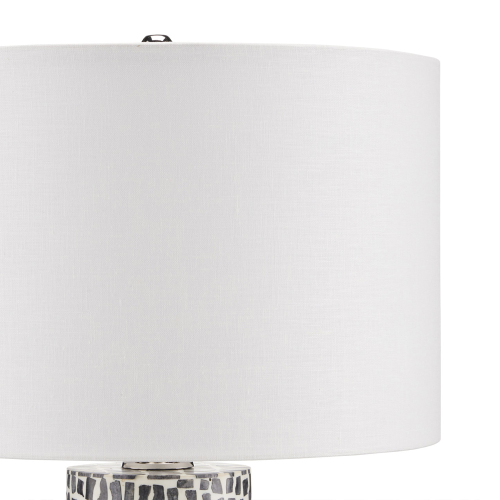 Настольная лампа с узором вдоль колоннообразного основания Scenic Surface