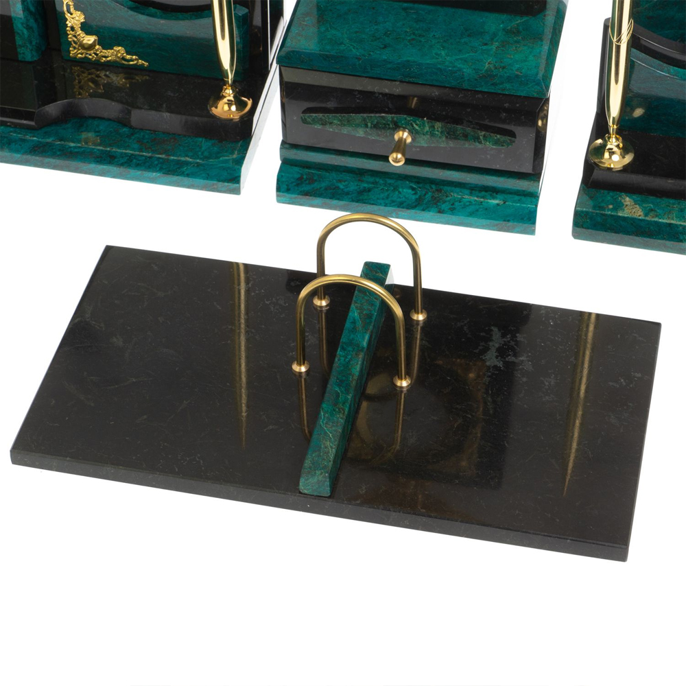 Настольный письменный набор из змеевика тёмно-зелёного цвета с декором в виде орла Successful Leader