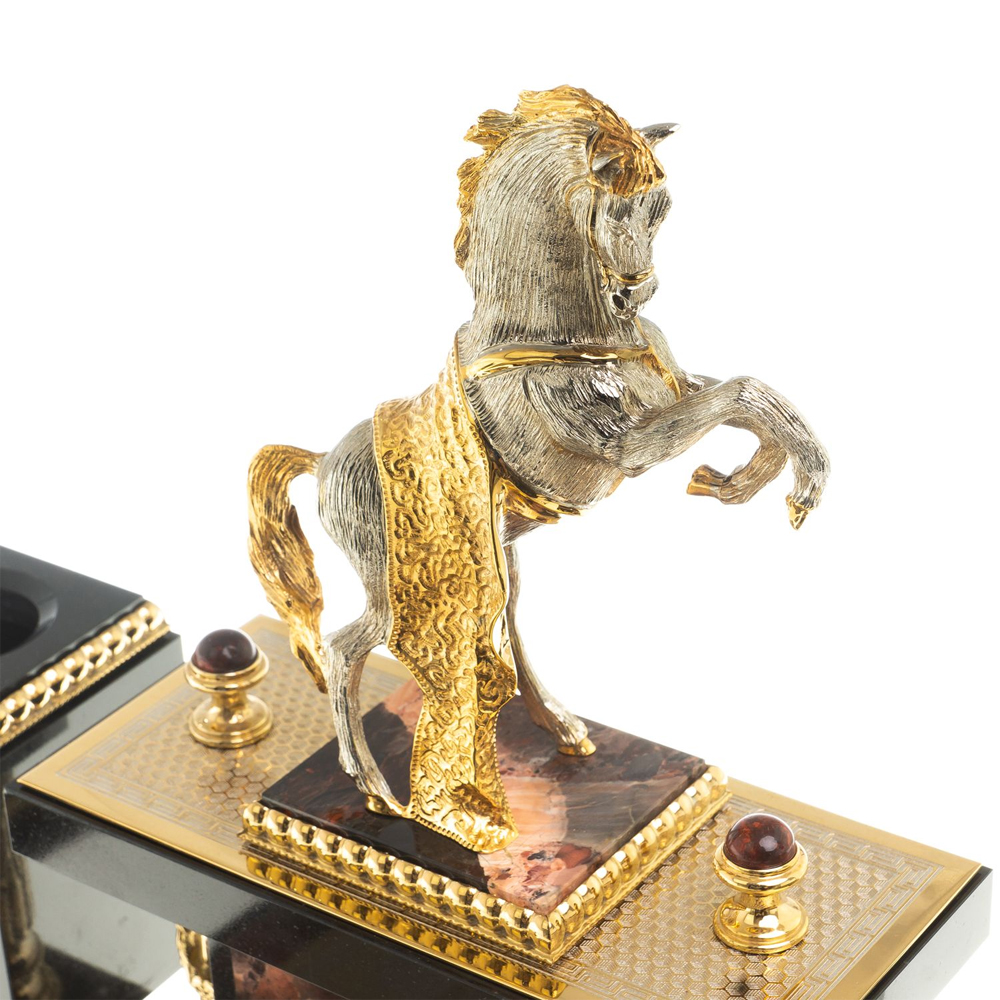 Настольный письменный набор из яшмы и долерита с декором в виде коня Manager Organizer