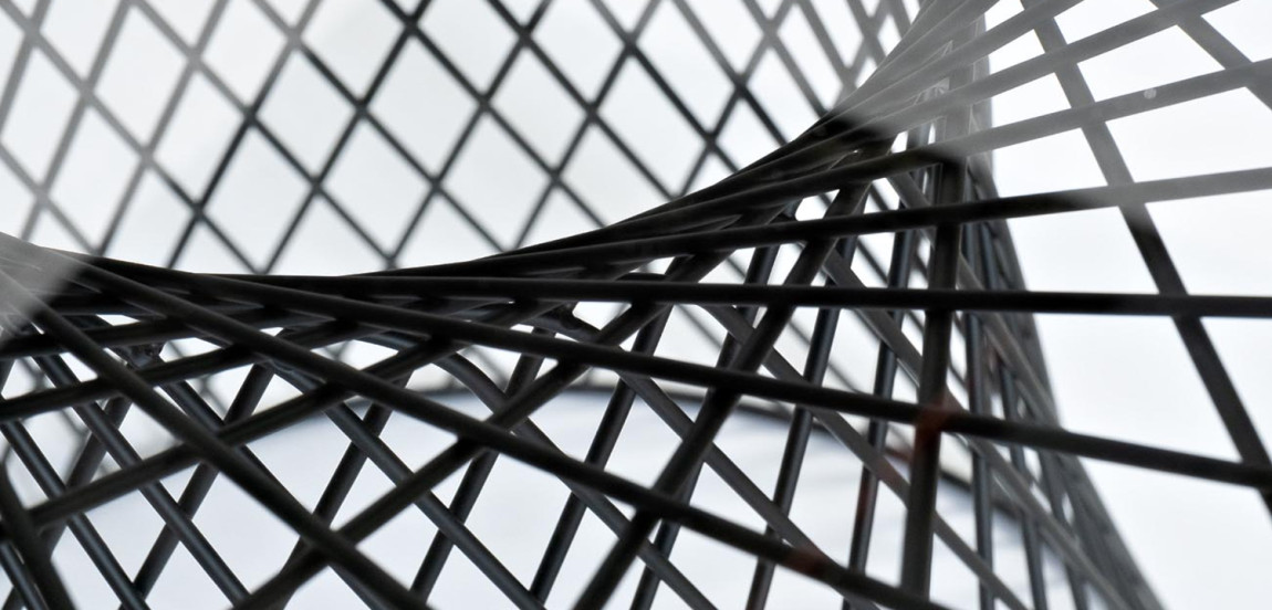 Обеденный стол Black Mesh