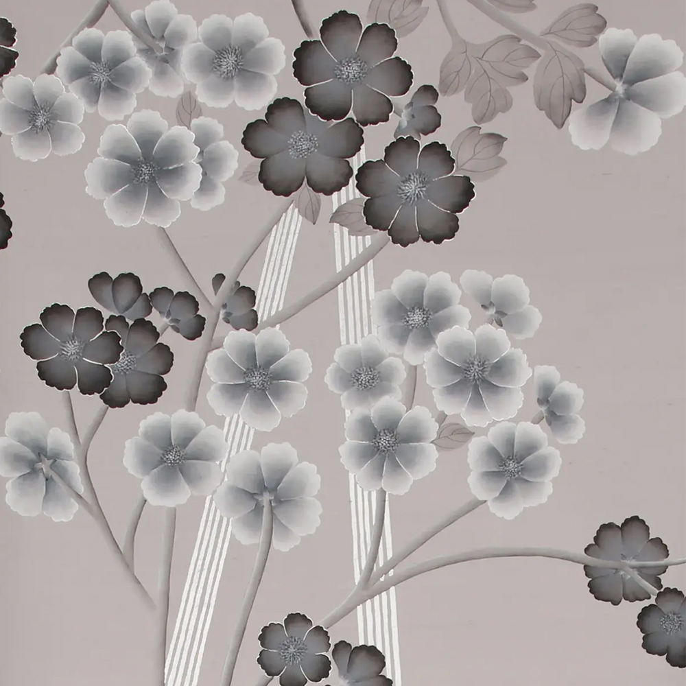 Обои ручная роспись Anemones in Light Dusk colourway on Lilac Hint slub silk