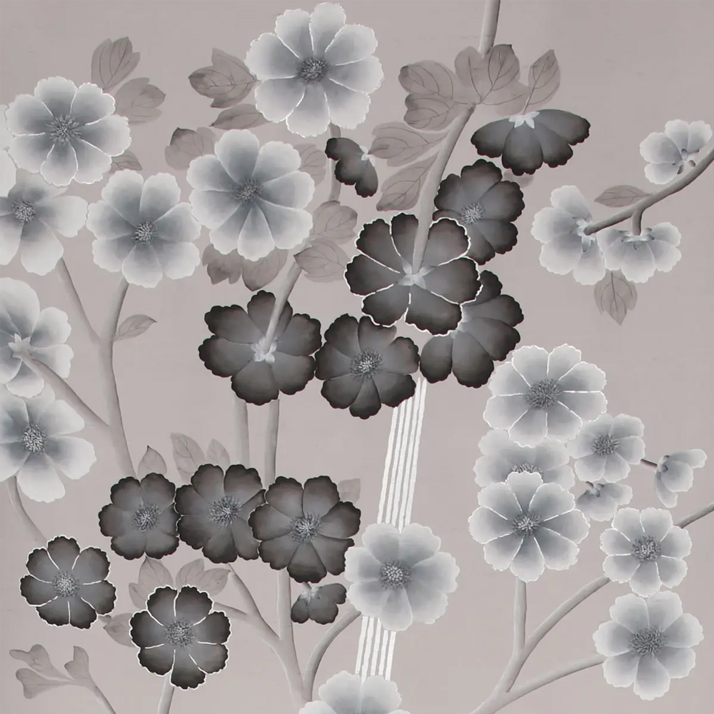 Обои ручная роспись Anemones in Light Dusk colourway on Lilac Hint slub silk