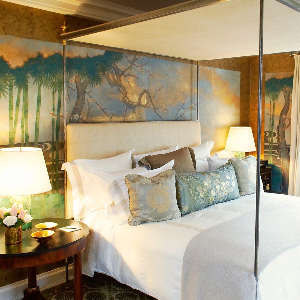 Обои ручная роспись Bamboo River Blossom Original colourway on Deep Rich Gold gilded paper with pearlescent antiquing