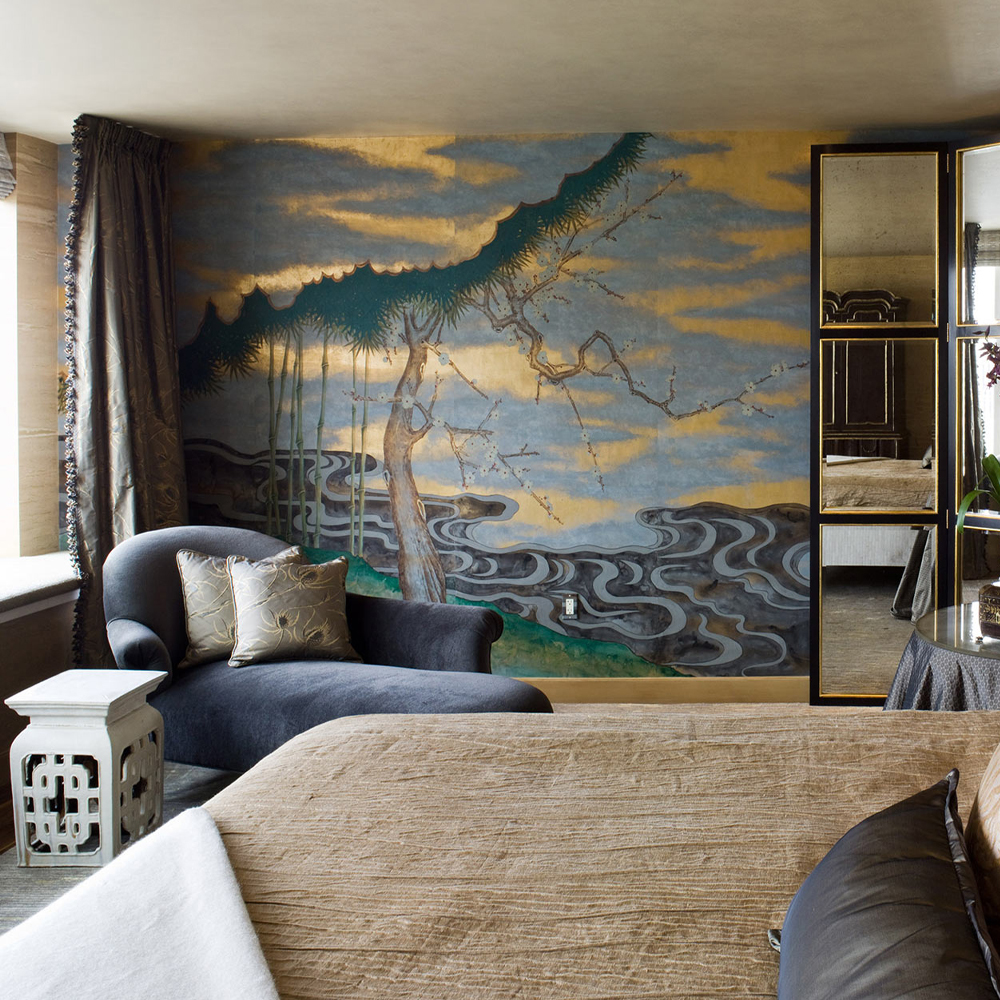 Обои ручная роспись Bamboo River Blossom Original colourway on Deep Rich Gold gilded paper with pearlescent antiquing