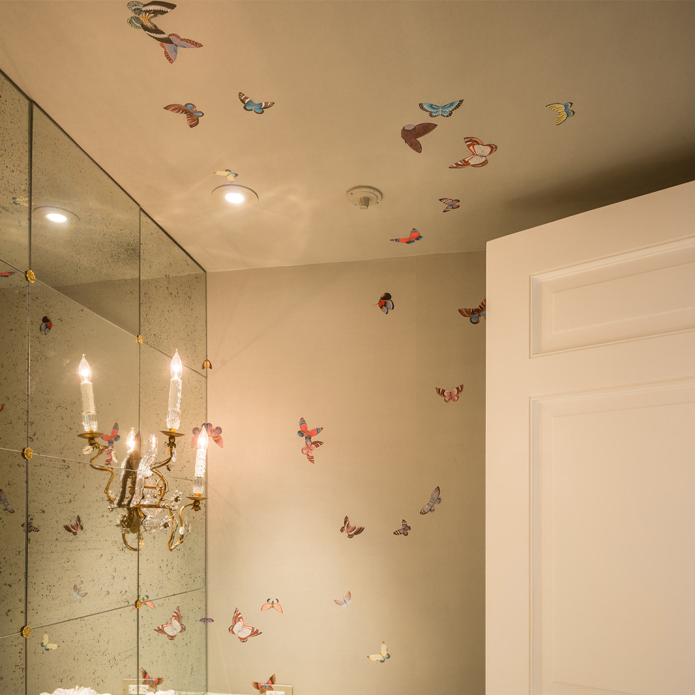 Обои ручная роспись Butterflies Icarus on Rose Shadow metallic silk