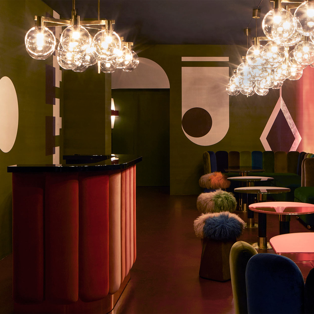 Обои ручная роспись Chez Nina by India Mahdavi Standard colourway on Perfect Green slub silk