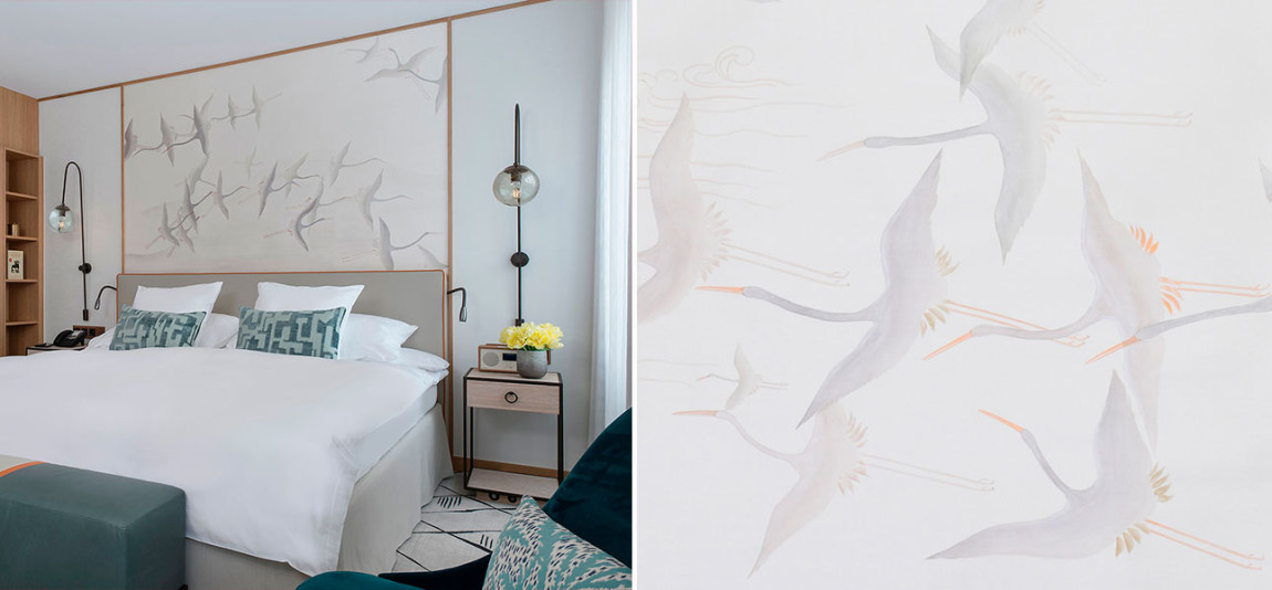 Обои ручная роспись Cranes Scroll Original colourway on Natural Mica metallic silk